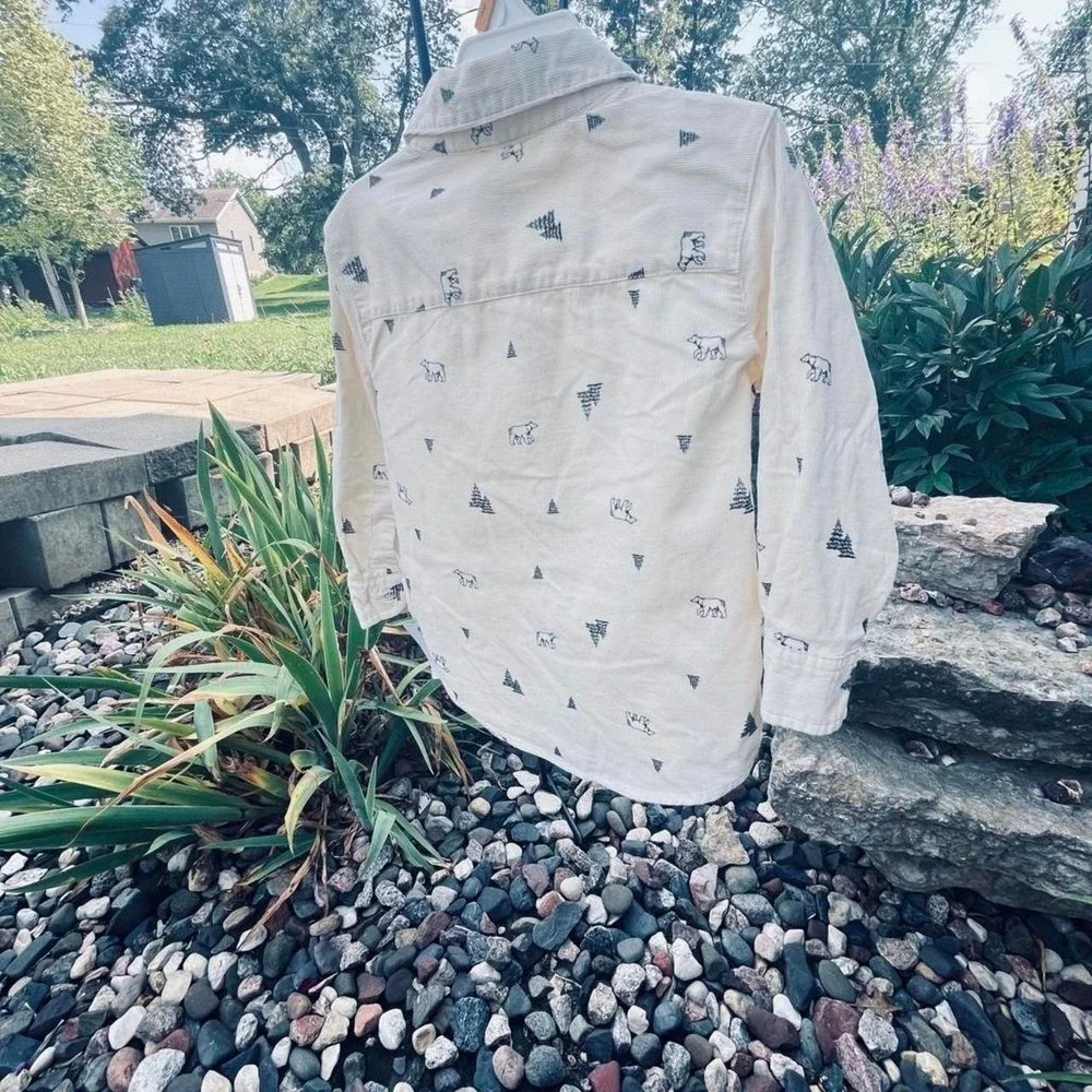 Carter's white and blue /gray button up shirt with animal print. Size: 3 years